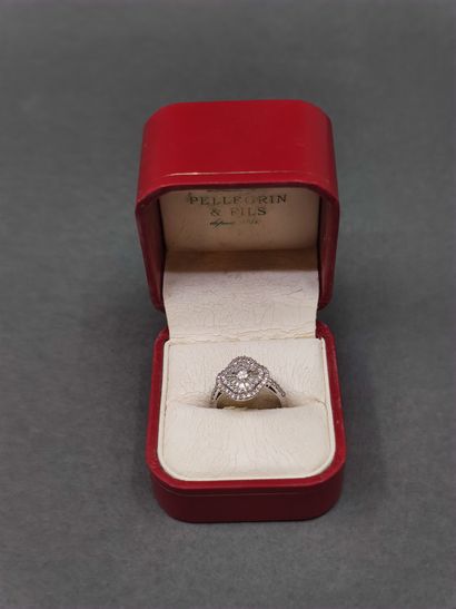 BAGUE en or gris 750° ornée d'un diamant...