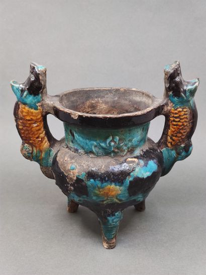 
CHINA - MING period (1368 - 1644)
A turquoise,...