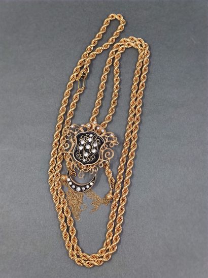 COLLIER sautoir en or jaune 750° ornée de...