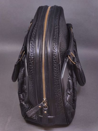 
LOUIS VUITTON Mizi




Sac à main en cuir...