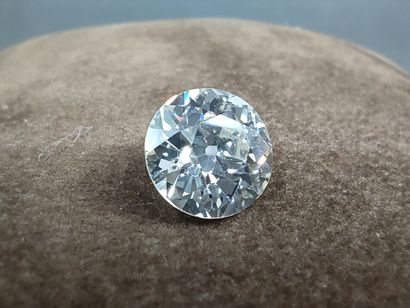 
DIAMANT taille ancienne (old European cut)...