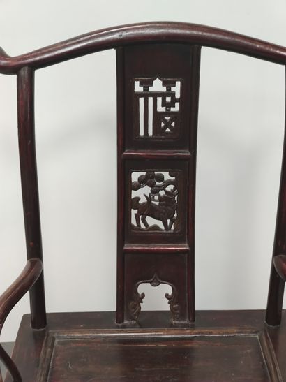 CHINE

Fauteuil de dignitaire en bois à dossier...