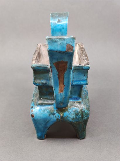 
CHINA - MING period (1368 - 1644)
A stoneware...