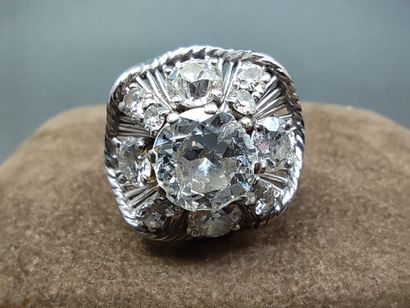 
TRAVAIL Francais

BAGUE marguerite en or...