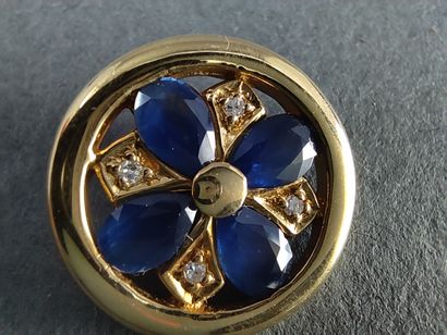 PENDENTIF en or jaune 750° représentant un...