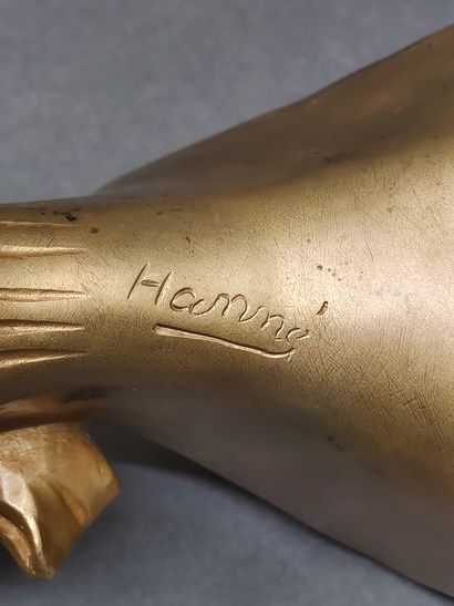 HANNE

Bronze à patine doré représentant...