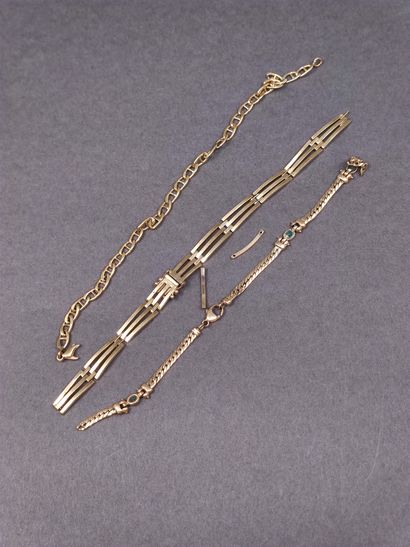 LOT d'or 750° comprenant 

Trois bracelets...