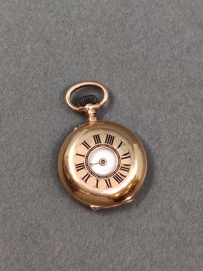 MONTRE de col en or jaune 750° 

Poids brut...