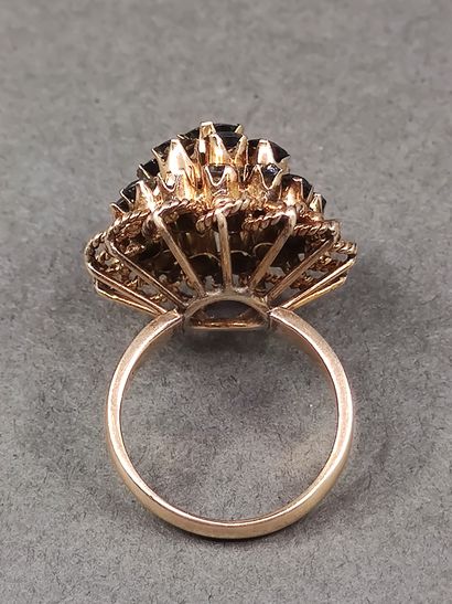 BAGUE en or 14kt ornée de pierres bleues

Poids...