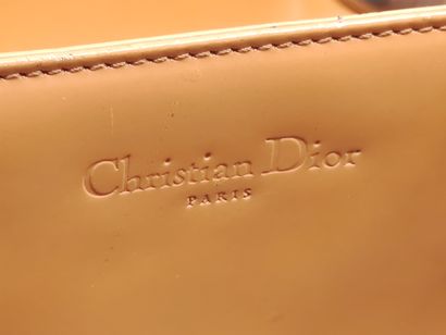 
CHRISTIAN DIOR Lady




Sac à main en cuir...
