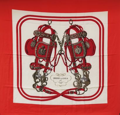 
HERMES 




Brides de Gala 




Foulard...