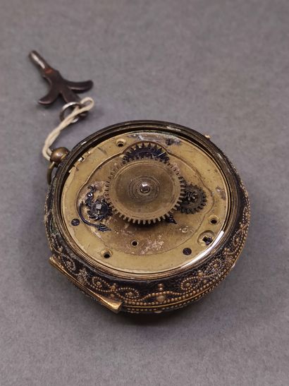 MONTRE à coq oignon, cadran émaillée (manques)

Mouvement...