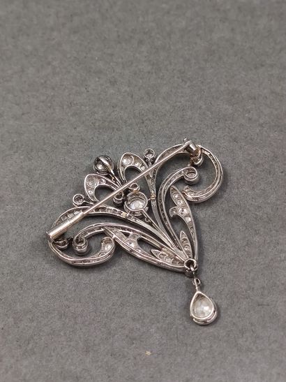 IMPORTANTE broche Art Nouveau en or gris...