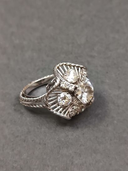
TRAVAIL Francais

BAGUE marguerite en or...