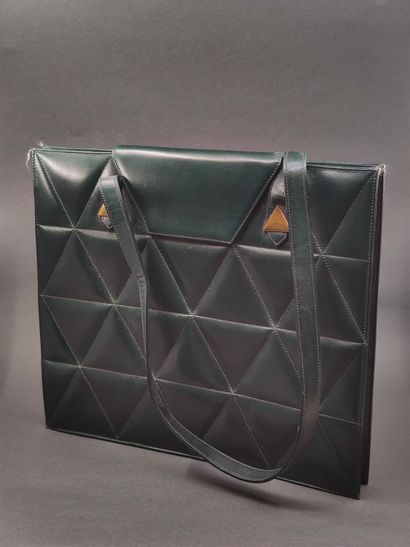 Fréderic Castet

Sac à main en cuir vert...