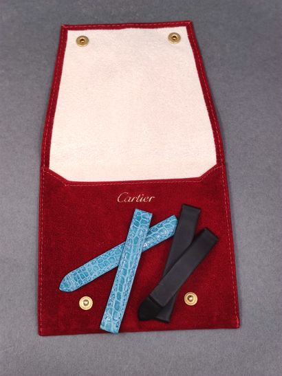 LOT de deux bracelets CARTIER 

Dans un pochon...