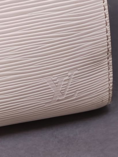 LOUIS VUITTON 

Sac bowling cuir épi bla...