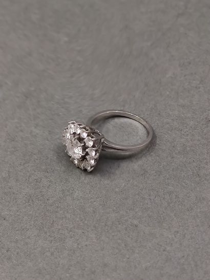 TRAVAIL Francais

BAGUE marguerite en or...