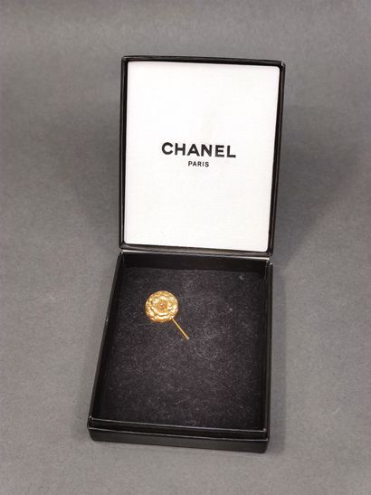 CHANEL

Epingle à chapeau ou à revers en...