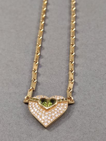 COLLIER

En or jaune 750 en forme de cœur,...