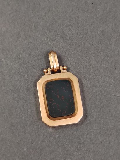 PENDENTIF porte-souvenir en or jaune 750°...