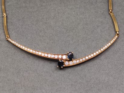 PARURE comprenant : 

COLLIER en or jaune...