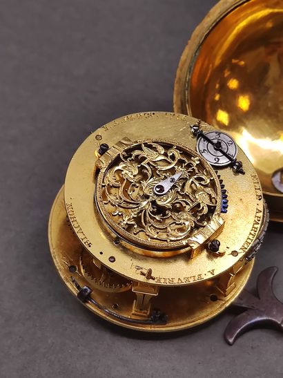 MONTRE à coq oignon, cadran émaillée (manques)

Mouvement...