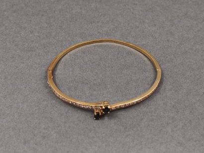PARURE comprenant : 

COLLIER en or jaune...