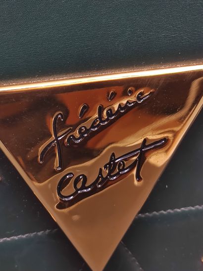 Fréderic Castet

Sac à main en cuir vert...
