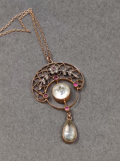 CHAINE en or 14kt et son pendentif en or...