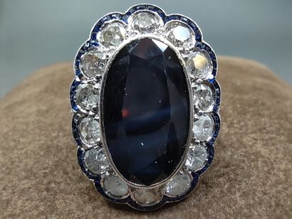 
BAGUE pompadour ornée de saphir en serti...