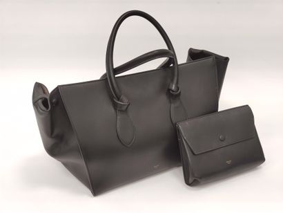 
CELINE TIE grand modèle




Sac en cuir...