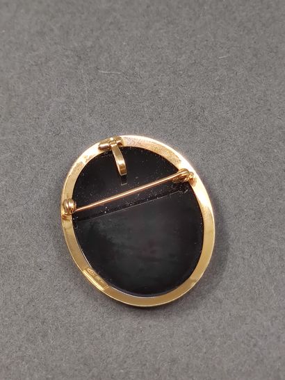 PENDENTIF camée sur nicolo représentant une...