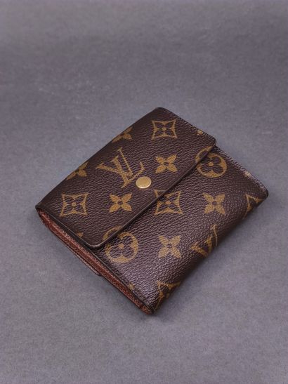 
LOUIS VUITTON Looping




Sac à main monogrammé...