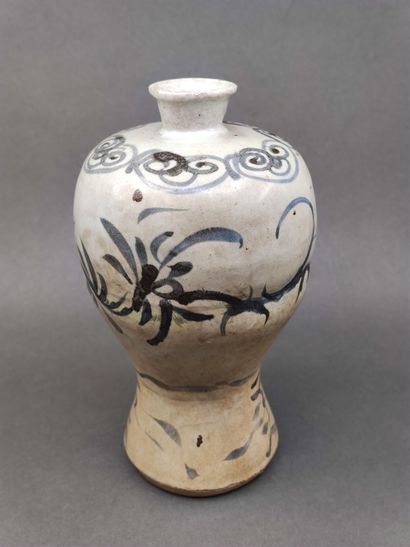 
CHINA - MING period (1368 - 1644)
A pair...