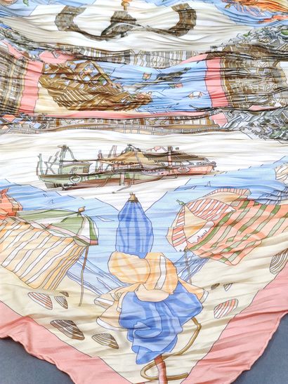 
HERMES 




Foulard plissé en soie 



Tâché




Dans...