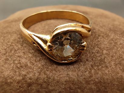 
BAGUE en or jaune 750° ornée d'un diamant...