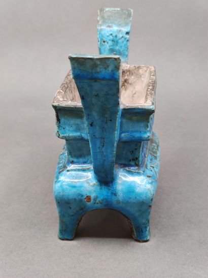 
CHINA - MING period (1368 - 1644)
A stoneware...