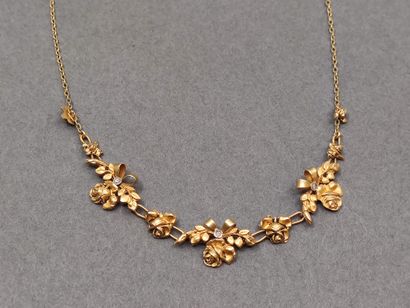 COLLIER colerette en or jaune 750° à motifs...