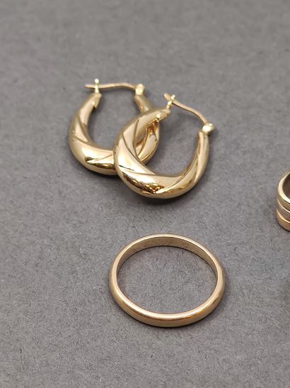 
Lot d'or 750° comprenant 




Alliance TDD...