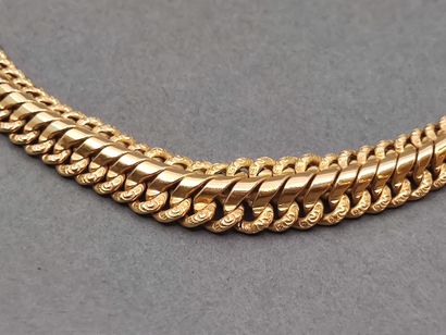 COLLIER en or jaune 750° 

Poids 44,19 g