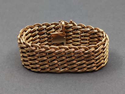 TRAVAIL FRANCAIS

IMPORTANT bracelet en or...