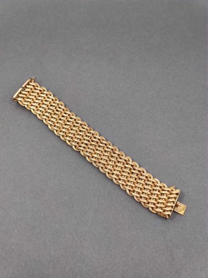 TRAVAIL FRANCAIS

IMPORTANT bracelet en or...