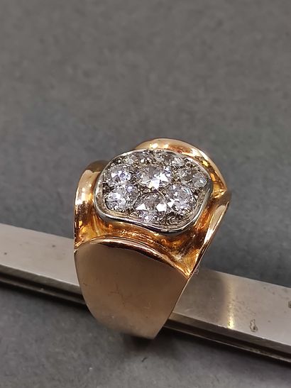 
Travail Français




BAGUE en or deux tons...