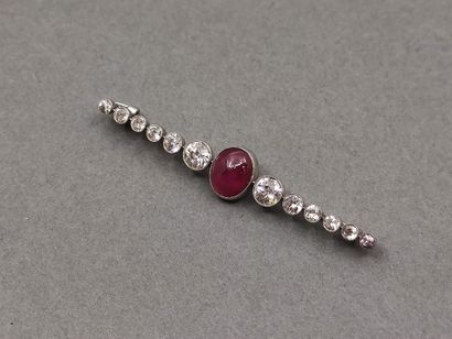 
BROCHE barrette en or gris 750° ornée d'un...