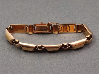 Travail Français

BRACELET tank Art Deco...