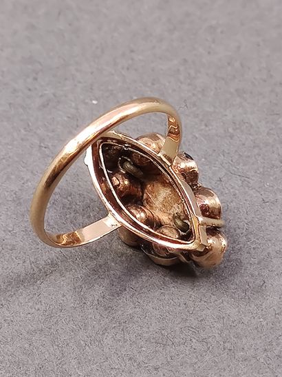 
BAGUE marquise en or jaune 750° ornée de...