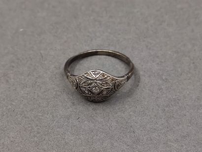 
Bague en or jaune 14kt à décor de dragon...