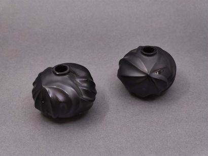 LALIQUE France 

Deux flacons à parfum en...