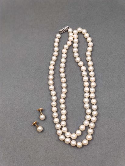 COLLIER sautoir de perles, fermoir à cliquet...
